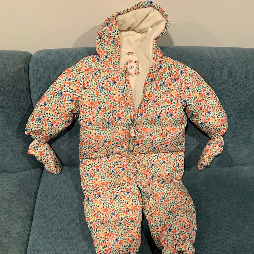 Toddler GAP snowsuit 18-24 months